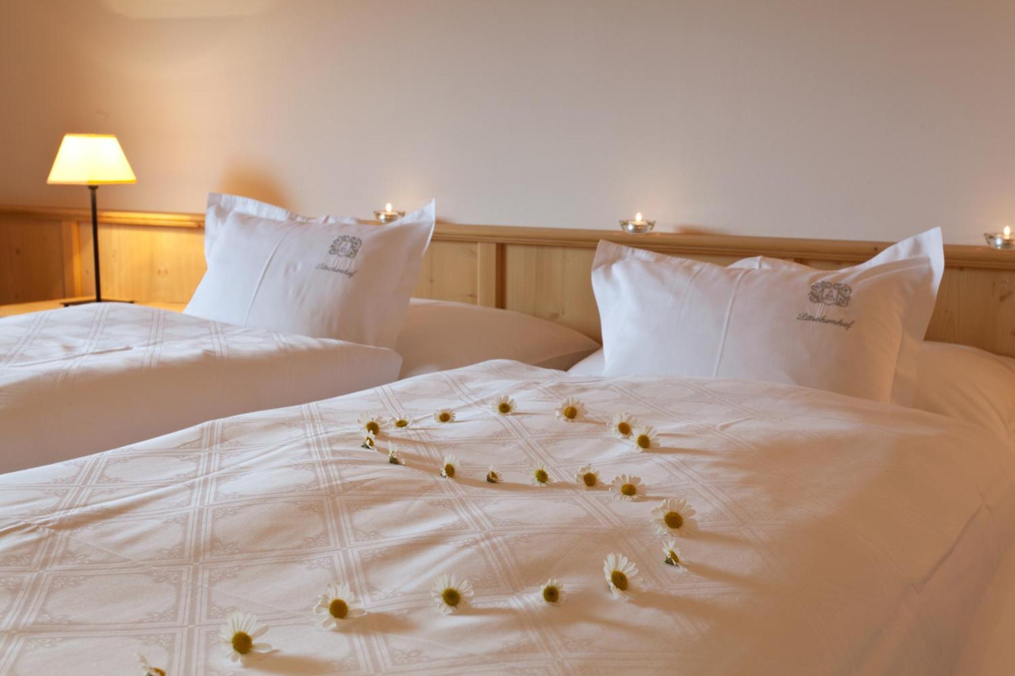 Hotel Laerchenhof Natur Seefeld in Tirol Bilik gambar